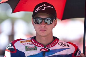 Van der Mark joins Lowes at Yamaha for 2017 season