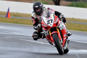 Stauffer leads Winton ASBK practice on Friday