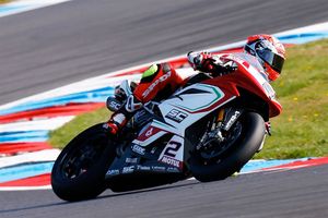 Camier remaining with MV Agusta for 2017 WorldSBK campaign