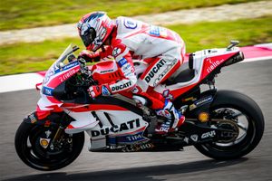 Dovizioso scores second MotoGP pole of 2016 in Malaysia