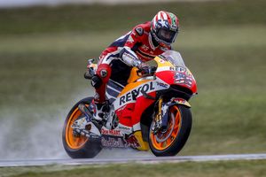 Rain limits Hayden's progress in Repsol Honda return