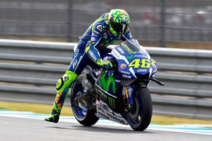 Rossi charges to MotoGP pole position at Motegi