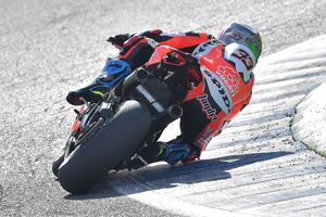 Ducati's new signing Melandri recovering from knee surgery
