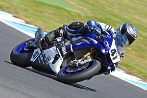 Maxwell fires first shot in Phillip Island ASBK practice