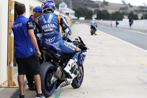 Yamaha Racing Team trials Pirelli options at Wakefield Park