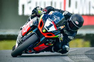 Frost clinches back-to-back New Zealand Superbike crowns
