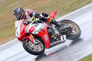 Herfoss on provisional ASBK pole in Wakefield Park rain