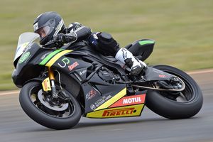 Local talent Toparis tops Wakefield Park Supersport qualifying
