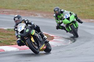 Supersport rookie Toparis breaks through at Wakefield Park