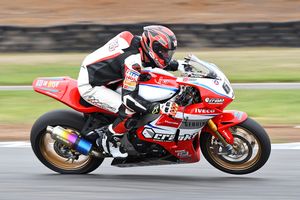 Wallpaper: 2017 ASBK Rd2 Wakefield Park