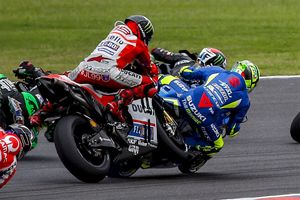 Lorenzo and Iannone detail Sunday's first turn incident