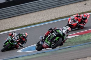 Rea wins as disaster strikes Davies in Assen WorldSBK race one