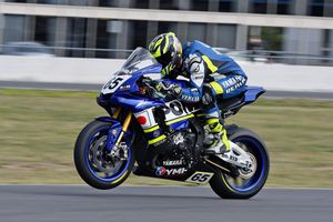 Dunlop racers rise for Winton ASBK class podiums