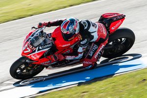 Jones turns difficult Donington Park weekend around