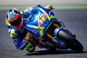 Suzuki welcomes Rins back during Barcelona testing