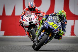 Rossi returns to winner's circle in Assen thriller