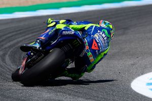 Rossi declared fit to ride in Italian grand prix