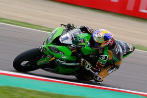 WorldSSP champion Sofuoglu re-signs with Kawasaki for 2018