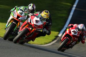 Haslam and Linfoot split BSB victories at Oulton Park