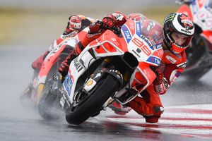 Loss of concentration results in costly crash for Lorenzo