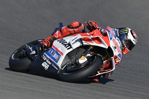 Lorenzo fastest in Friday MotoGP practice at Valencia