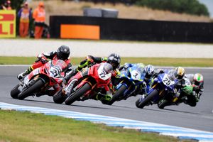 Herfoss edges Bayliss in Phillip Island ASBK thriller