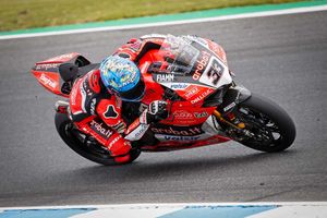 Victory to Melandri as WorldSBK opens at Phillip Island