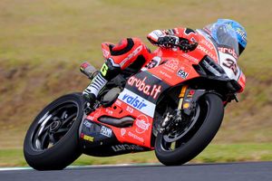 Melandri tops day one of WorldSBK testing at Phillip Island