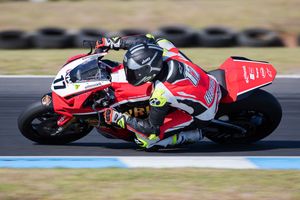 Penrite Honda Racing ASBK team powers into Wakefield Park