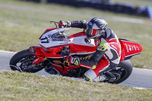 Herfoss edges Maxwell to Wakefield Park ASBK pole