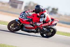 Suspected finger fracture for Bayliss following race three exit