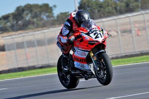 Bayliss sets Thursday ASBK pace in South Australia