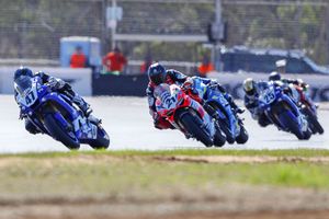 Maxwell edges Bayliss for ASBK race one win at The Bend