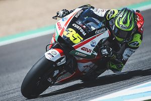Record-breaking Crutchlow scores MotoGP pole in Spain