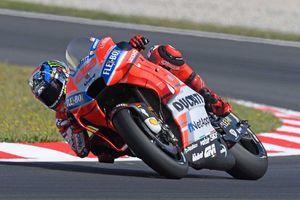 First Ducati pole position for Lorenzo in Barcelona