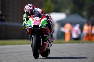 Espargaro still under observation following warm-up crash
