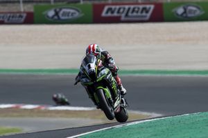 Rea extends WorldSBK winning streak with Portimao race two win