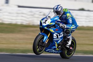 Team Suzuki ECSTAR Australia back in the battle