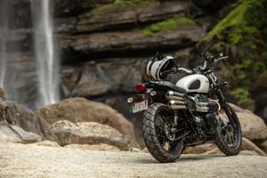 Triumph reveals updated 2019 Street Scrambler and Street Twin models