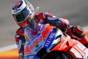 Lorenzo attempting return from wrist injury at Malaysian grand prix
