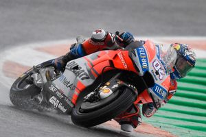Dovizioso wins dramatic Valencia MotoGP finale