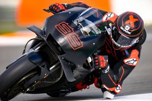 Lorenzo completes initial laps aboard RC213V in Repsol Honda debut
