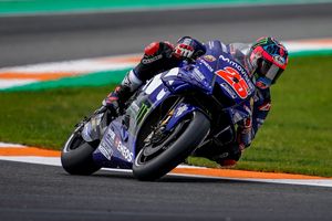 Vinales on MotoGP pole following fascinating Valencia qualifier