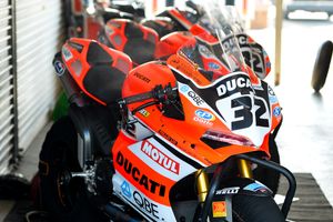 Jones samples Bayliss' Ducati contender in Wakefield Park test