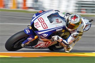 MotoGP: Lorenzo victorious in Valencia's season finale