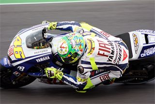 MotoGP: Rossi to undergo shoulder surgery before 2011