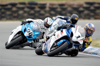 Bugden wins New Zealand Superbike opener for Suzuki