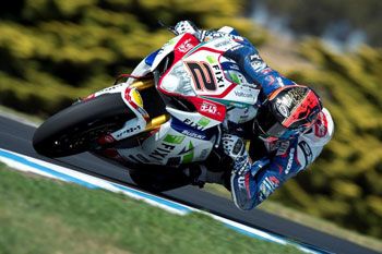 Camier continues Phillip Island form as Aussies shine on Monday