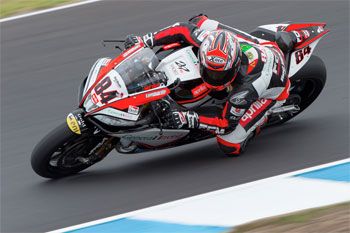 Fabrizio and Lowes quickest after opening Australian qualifying