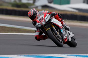 Fabrizio sets the early WSBK practice pace at Phillip Island